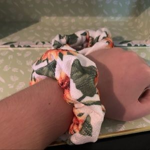 *HOMEMADE* Sunflower Scrunchies